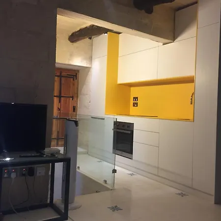 Апартаменты Typical Maltese House *